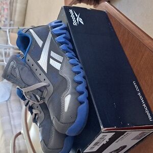 Reebok zig athletic work 6.5, hard toe, suer soft inside, oil resistant bottom
